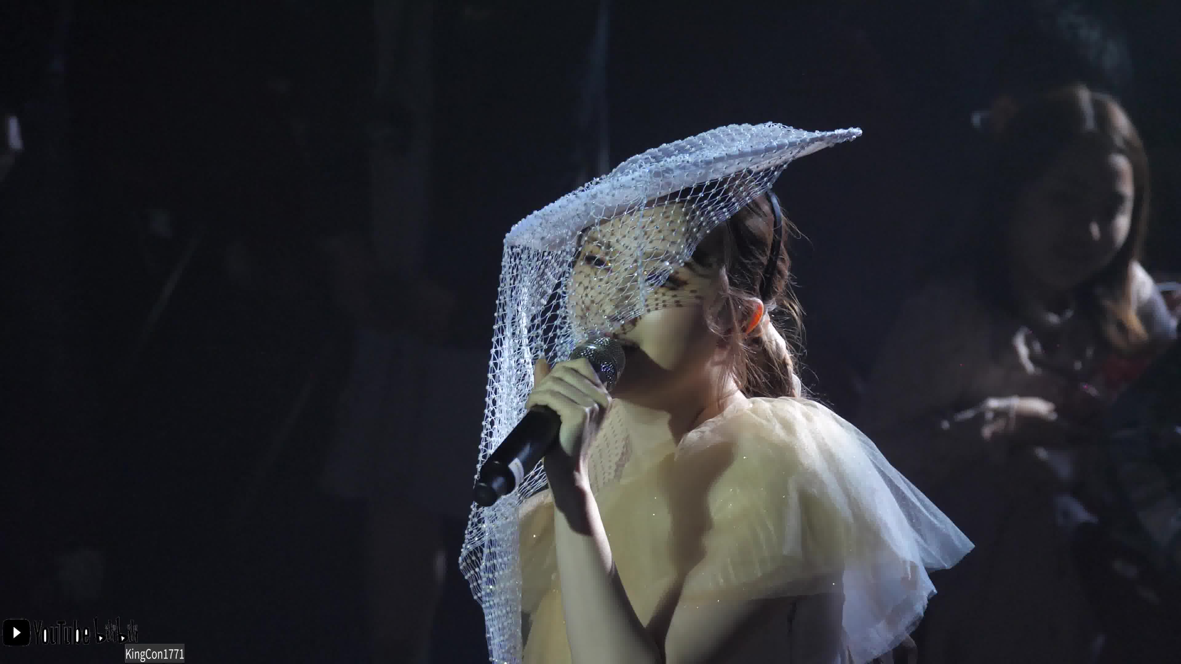 林欣彤 - 洗澡 (live@mag in the mirror)