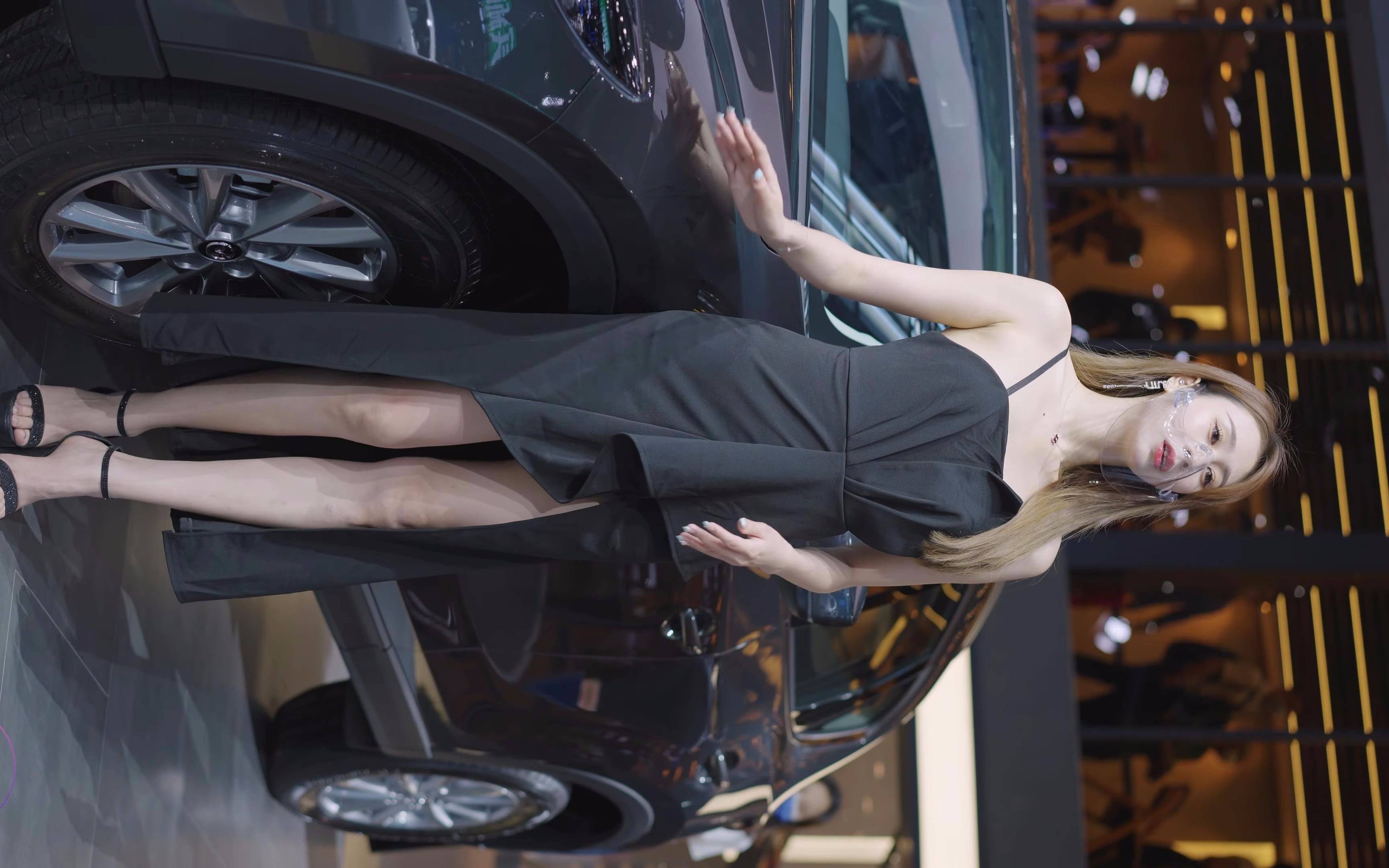 4k-气质非凡的靓女,神采奕奕简直