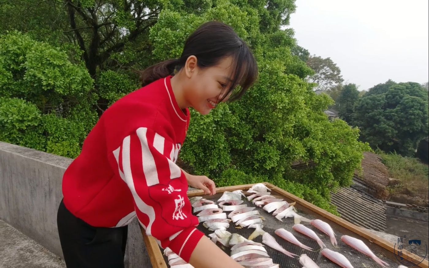 春节快到了渔民又开始晒鱼干过年了阿渔妹教大家怎样做更好吃