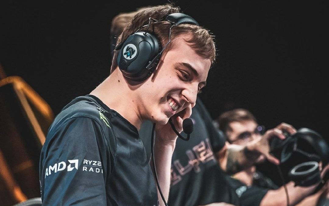 英雄联盟 fnc caps离队_哔哩哔哩_bilibili