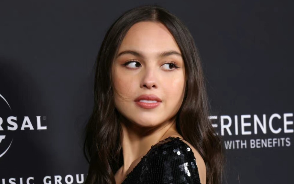 娅娅olivia rodrigo出席环球音乐集团举办的格莱美庆功派对