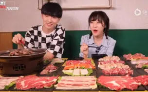 Video herunterladen: mini视角版:来老公的烤肉店让老板亲自烤肉！