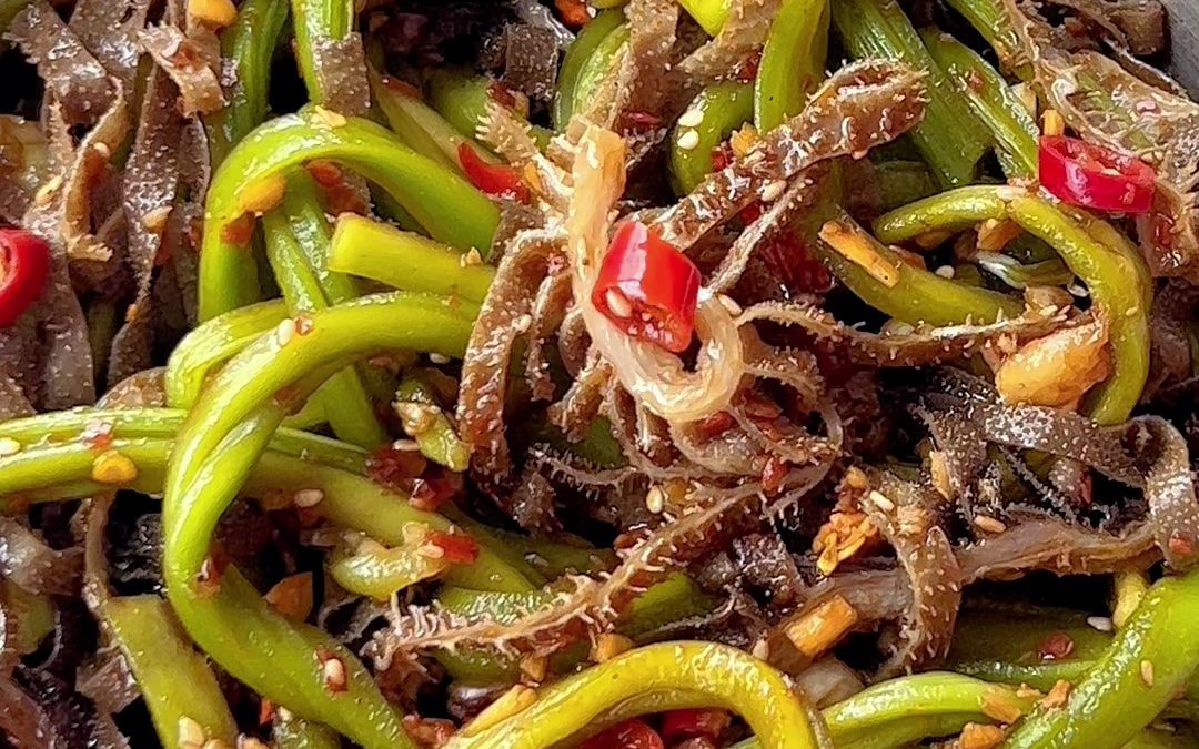 嘎吱嘎吱的脆爽贡菜拌毛肚!真的好吃惨了