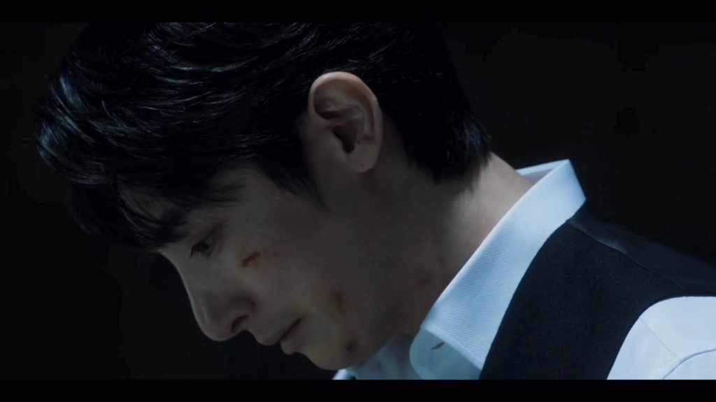 李洙赫战损天花板背头西装马甲跪地手铐低头xp爆炸