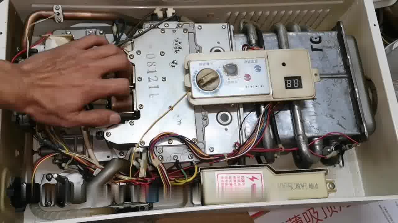 光芒燃气热水器e5故障解决方法.,不知道别人会不会这样,反正我不行了.