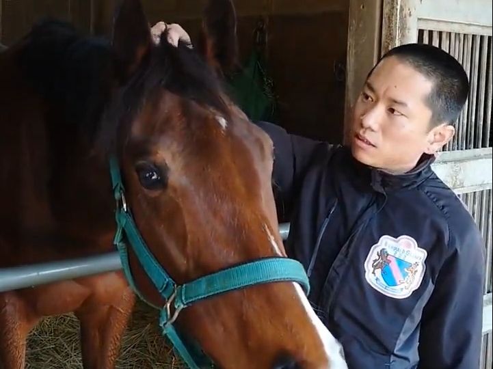 享受挠痒痒的小香和换了发型的井上敏树09