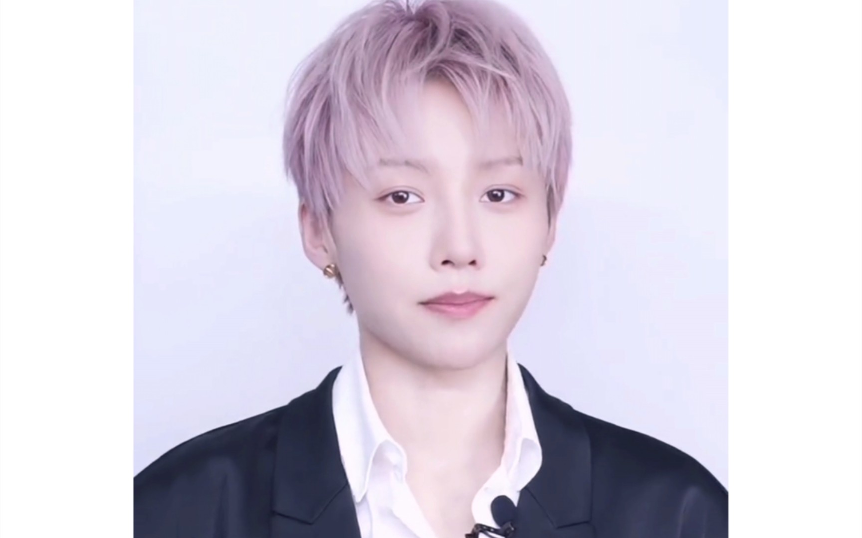 粉紫发宝贝好漂亮～北京卫视也认证的95后女歌手万人演唱会第一人