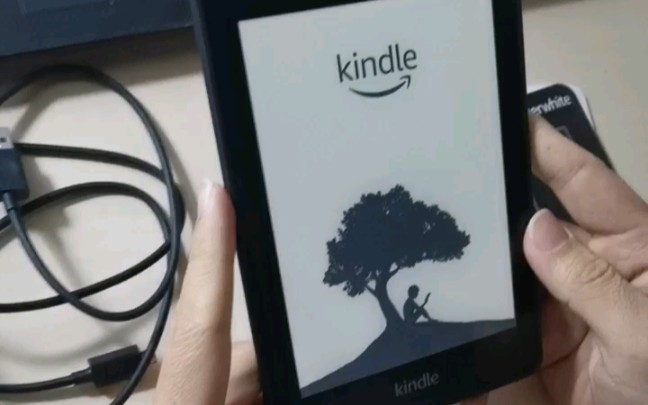 【开箱】Kindle Paperwhite4 电子书阅读器亚马逊电纸书哔哩哔哩bilibili