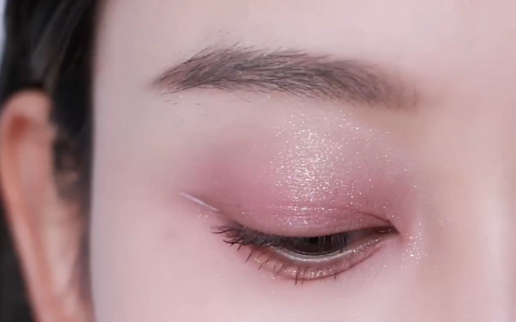 纯欲纯欲的粉紫色碎钻眼妆,太仙了～|||紫色也可以很日常斩男仙女眼妆