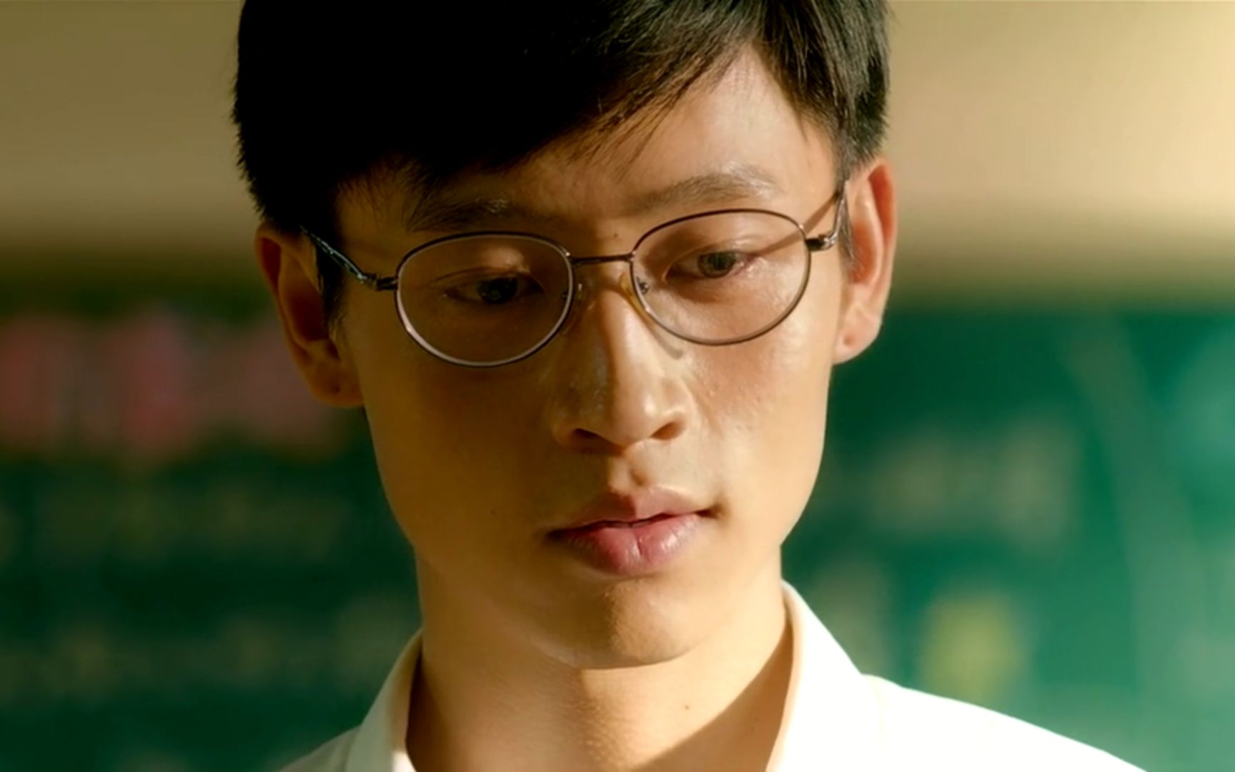 魏晨唱的花开那年令人回忆满满怀念起高中那时青涩的年华