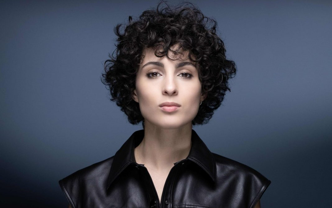 法语| 法国歌手barbara pravi 三部曲 voilà / le jour se lève / l