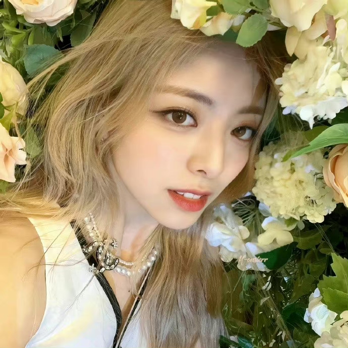 女生头像|申有娜|热烈|开朗