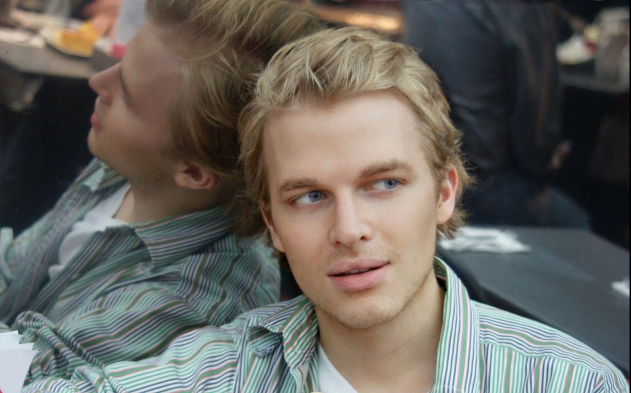 那个手撕好莱坞大佬的记者,背后竟然有这么狗血的家庭故事