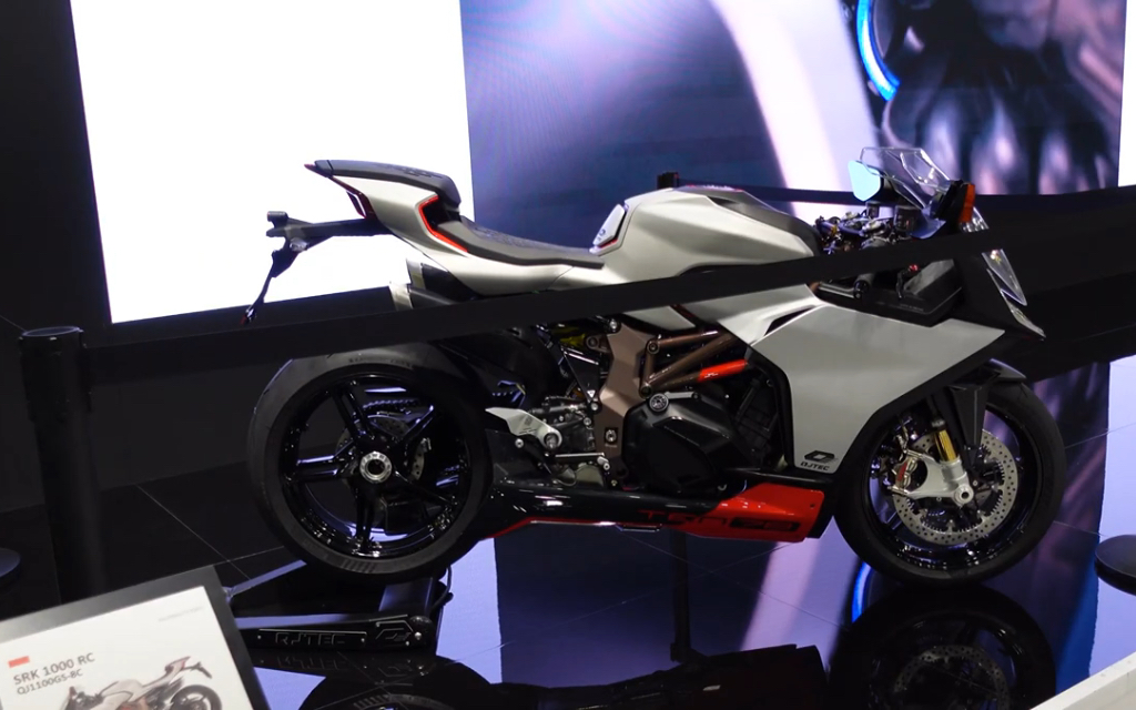 钱江srk1000,公升级机车实拍