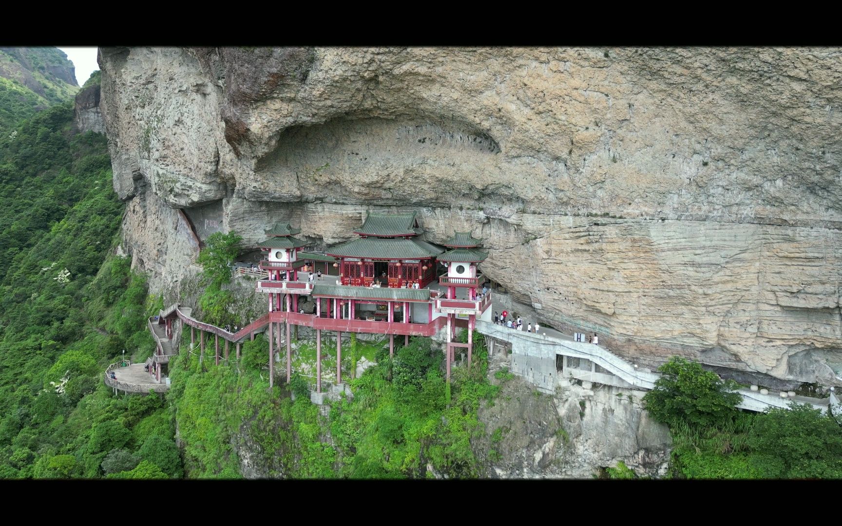 灵通山,号称“闽南第一山” ,是大溪镇闽台客家文化的生态旅游城镇主要景点之一哔哩哔哩bilibili