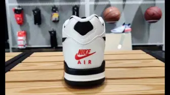 Descargar video: Nike Air Flight 89 黑红AJ4兄弟款休闲复古篮球鞋尺码39 40 40.5 41 42 42.5 43 44539💰