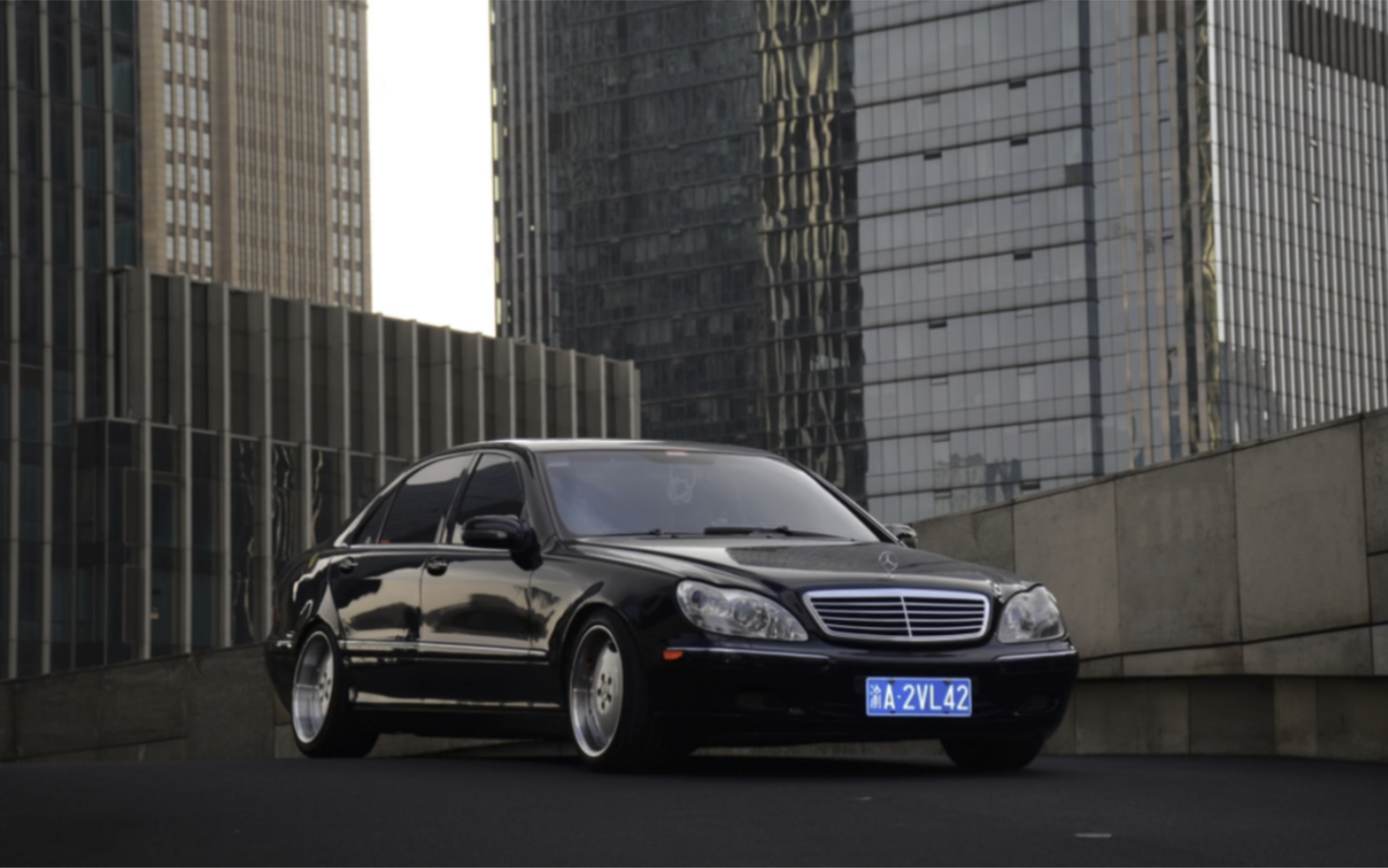 优雅绅士奔驰w220