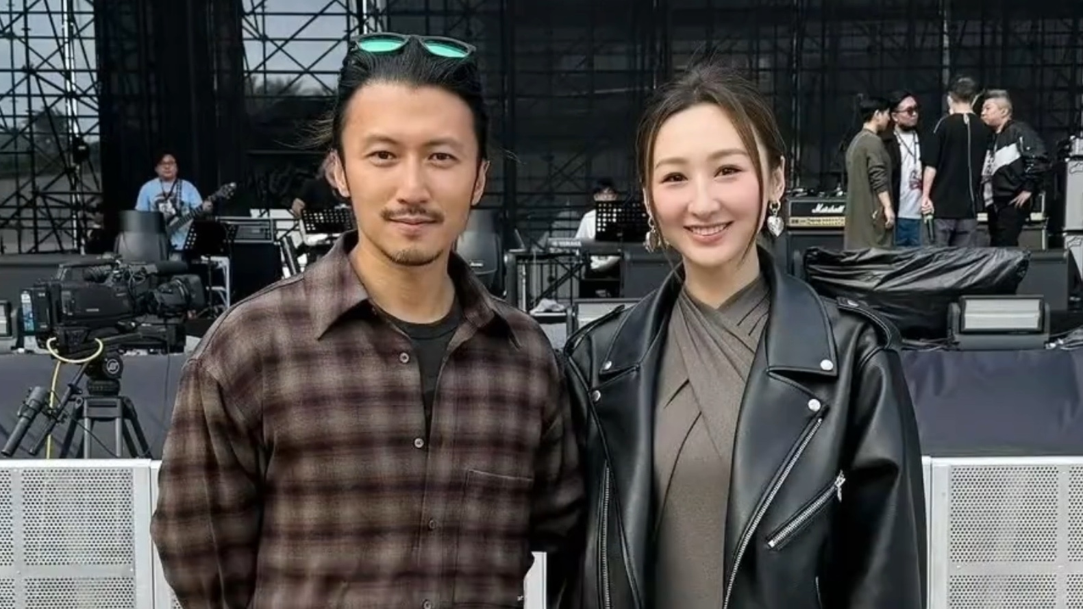 说起偶像谢霆锋 ,高海宁的眼睛都亮啦!