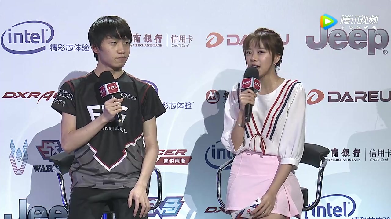 【LPL2017夏季赛 EDG vs SS 赛后Clearlove7采访】选一手寡妇本命诺厂长老当益壮获胜利,劝一句盲僧有毒赛文哥再接再励稳心态哔哩哔哩bilibili