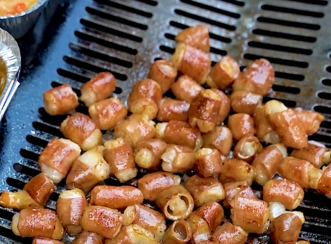 北上广都羡慕的贵阳新晋网红美食-安顺烤小肠.
