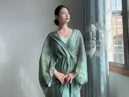 咋今天的汉服就成了中年贵妇了