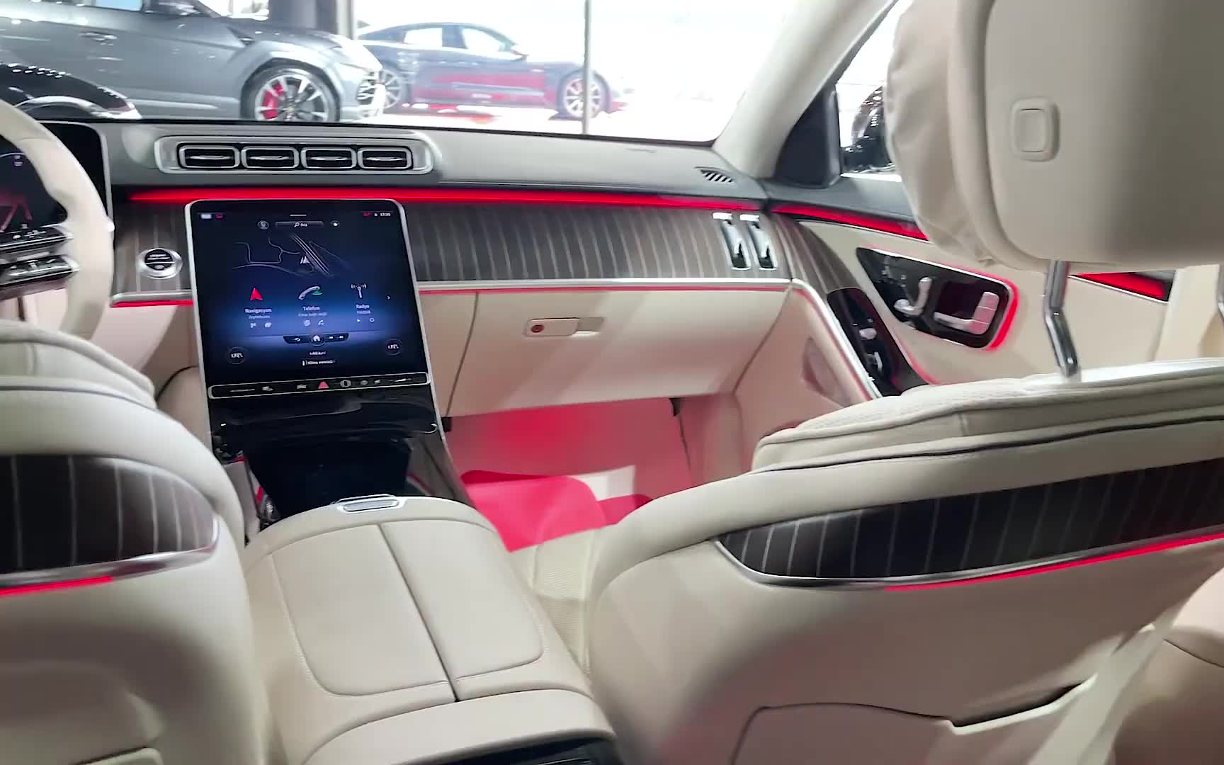 奔驰s级2021款到店实拍(s400d),内饰和外观细节_哔哩哔哩_bilibili