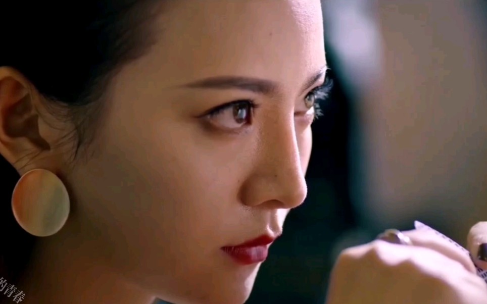 美女这眼神能秒杀一切_哔哩哔哩 (゜-゜)つロ 干杯~-bilibili