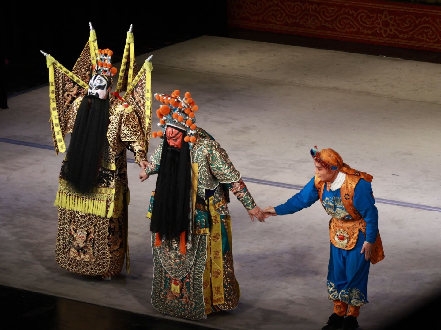 26 京剧《古城会》谢幕 关羽—奚中路老师饰演 张飞—韩巨明饰演 蔡阳