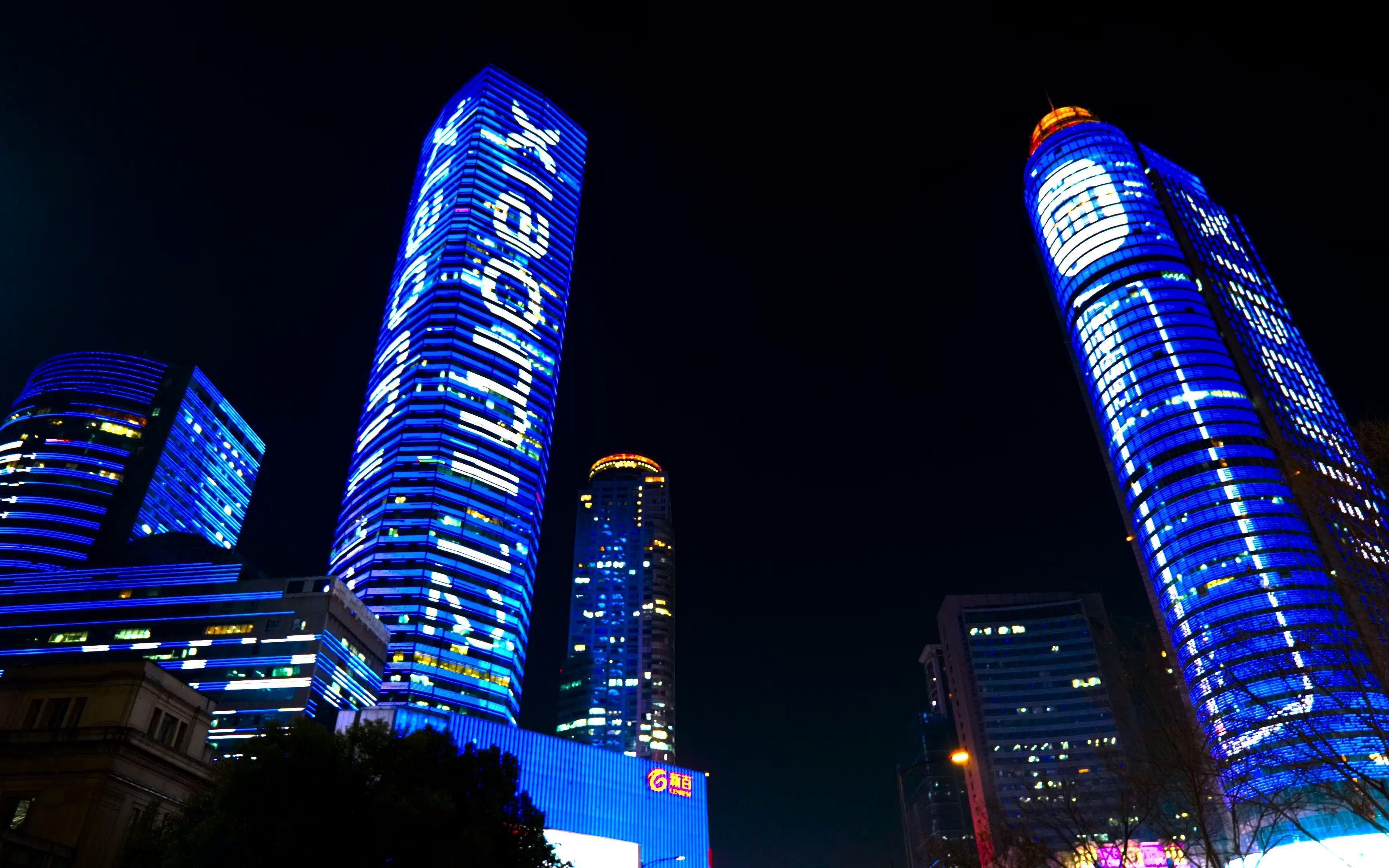 小米12竟然上了新街口灯光秀