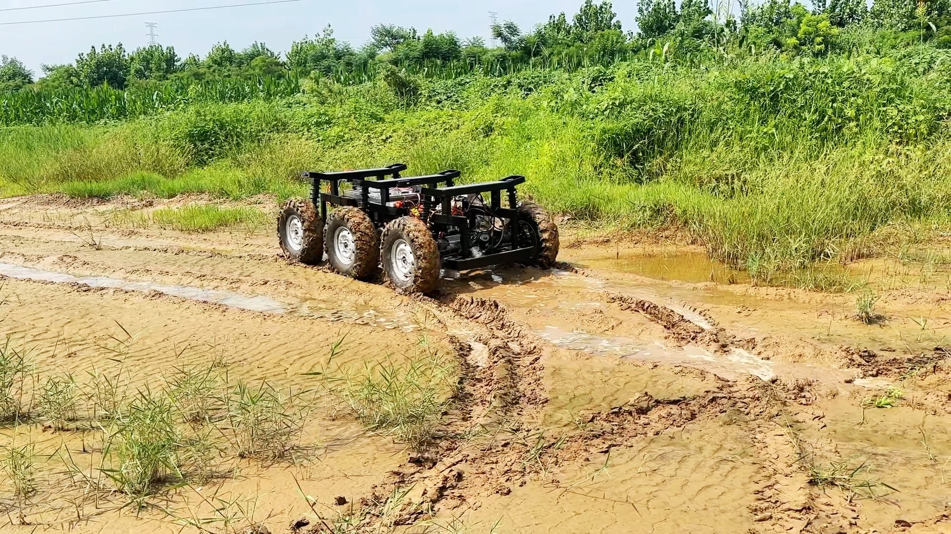 六驱越野无人车,#山猫支持野外无人巡检,六轮驱动,支持图像视频回传