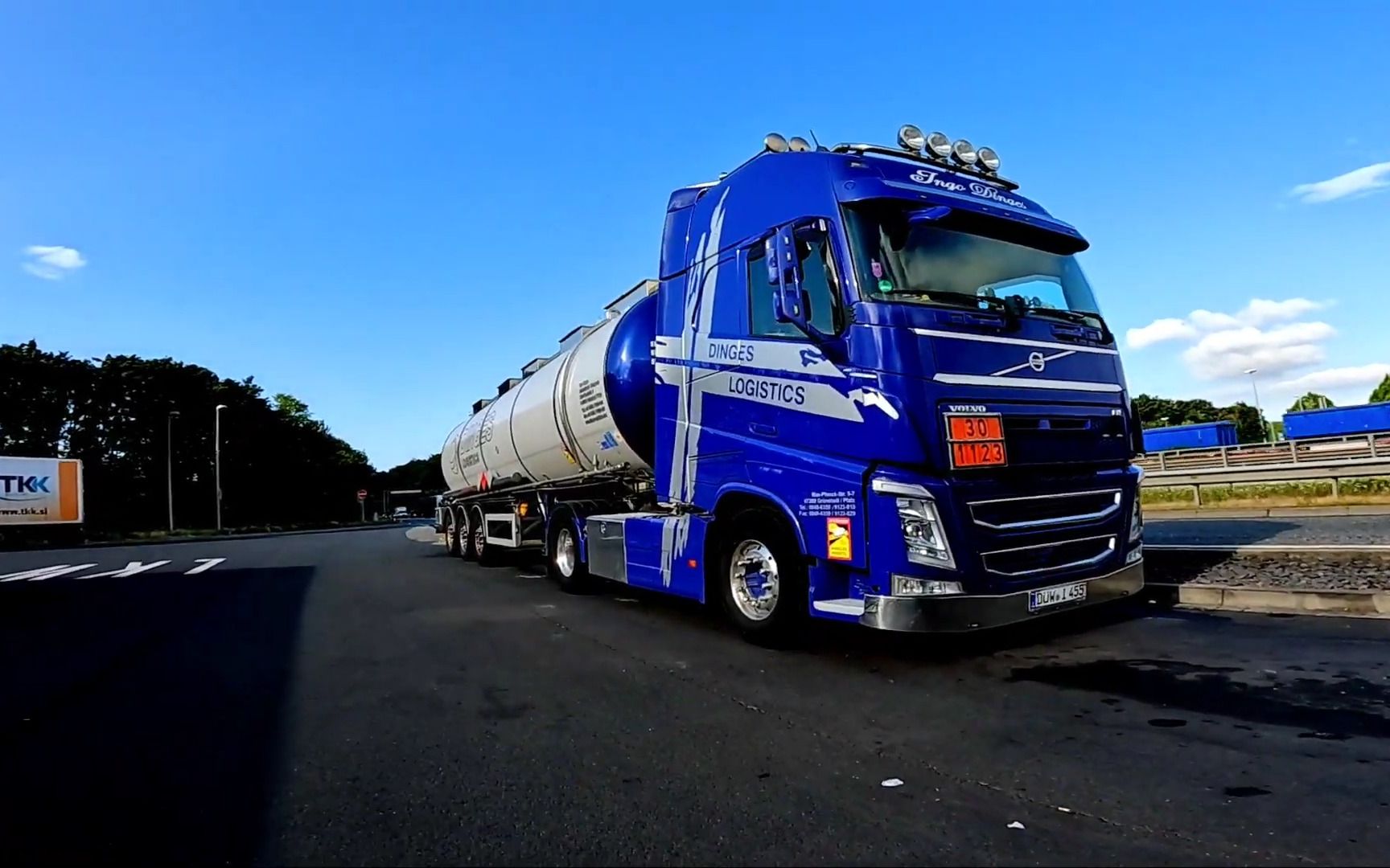 「第一人称」运送乙酸丁酯 驾驶沃尔沃行驶在德国a61高速 | volvo fh5