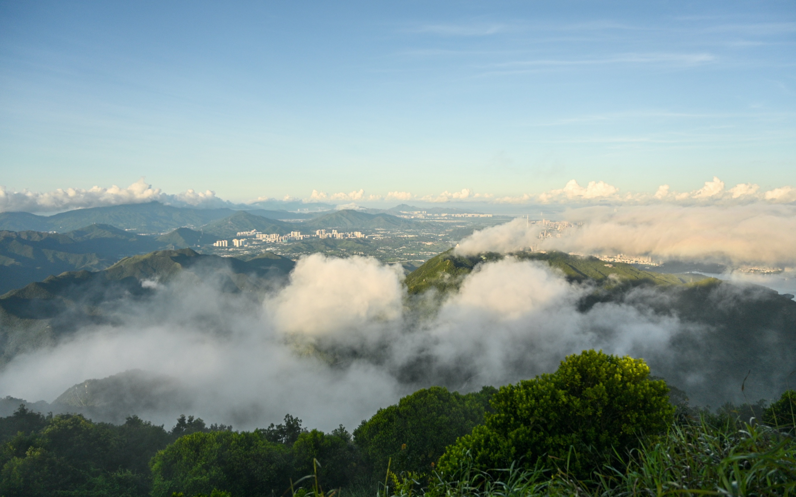 【登山vlog】和老爸夜爬登梧桐山|云雾缭绕的梧桐山顶|尼康