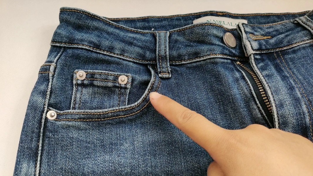 你知道牛仔裤上面的"小口袋"是干什么的吗?原来还有这么多用途