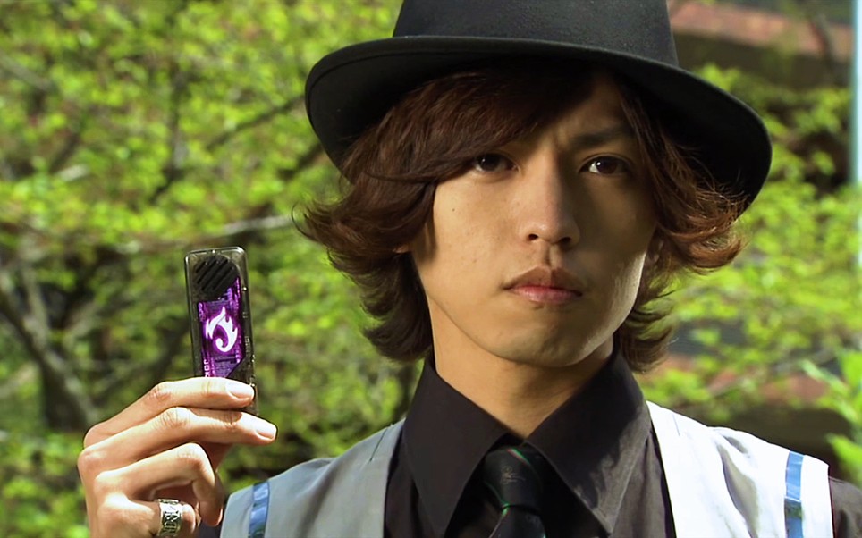 獠牙王牌和亚克一哪个更强