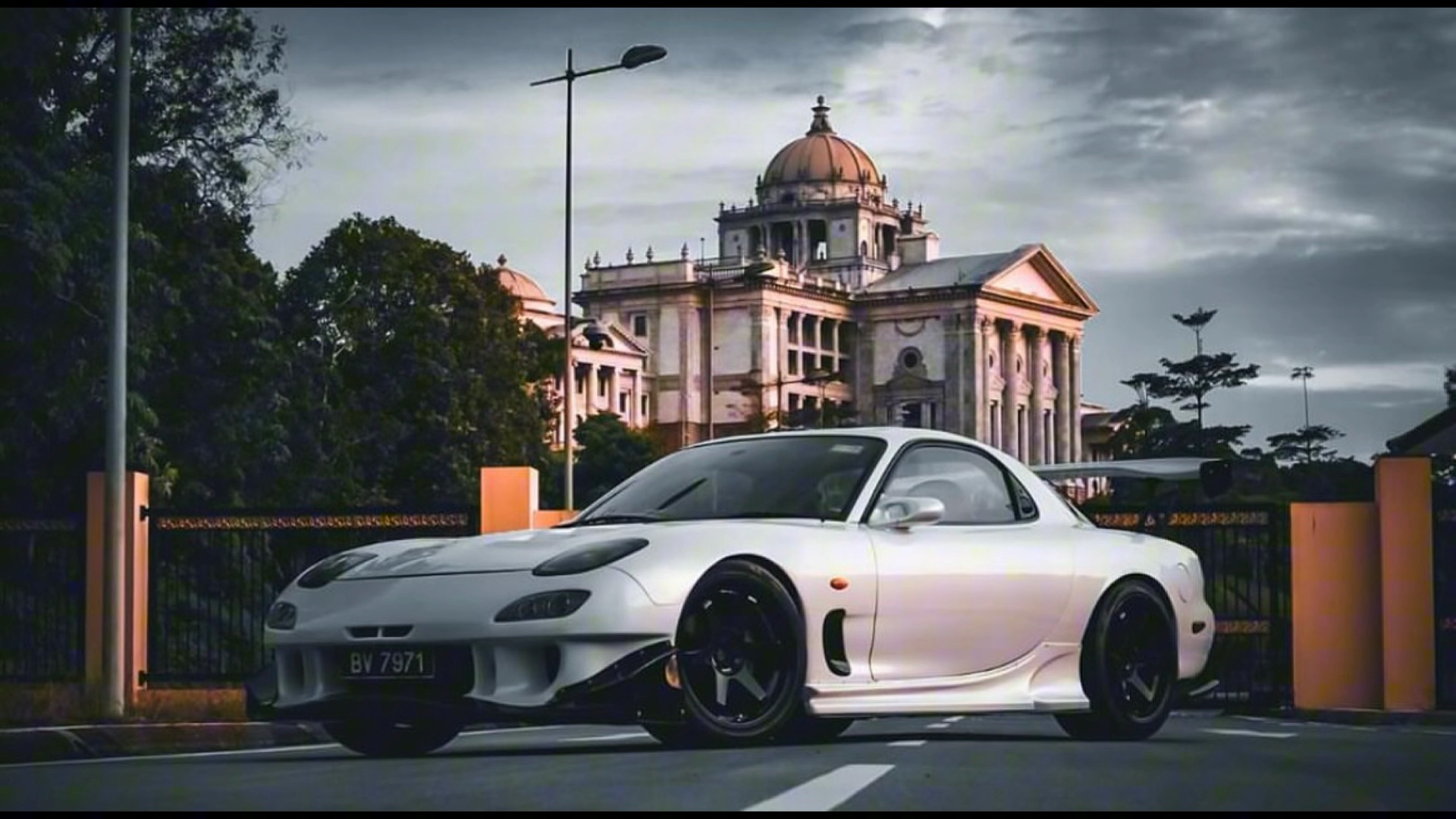 act #2: 不塞车的马自达rx7