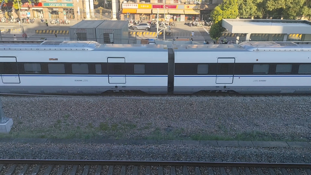 上海金山铁路crh6a型动车组