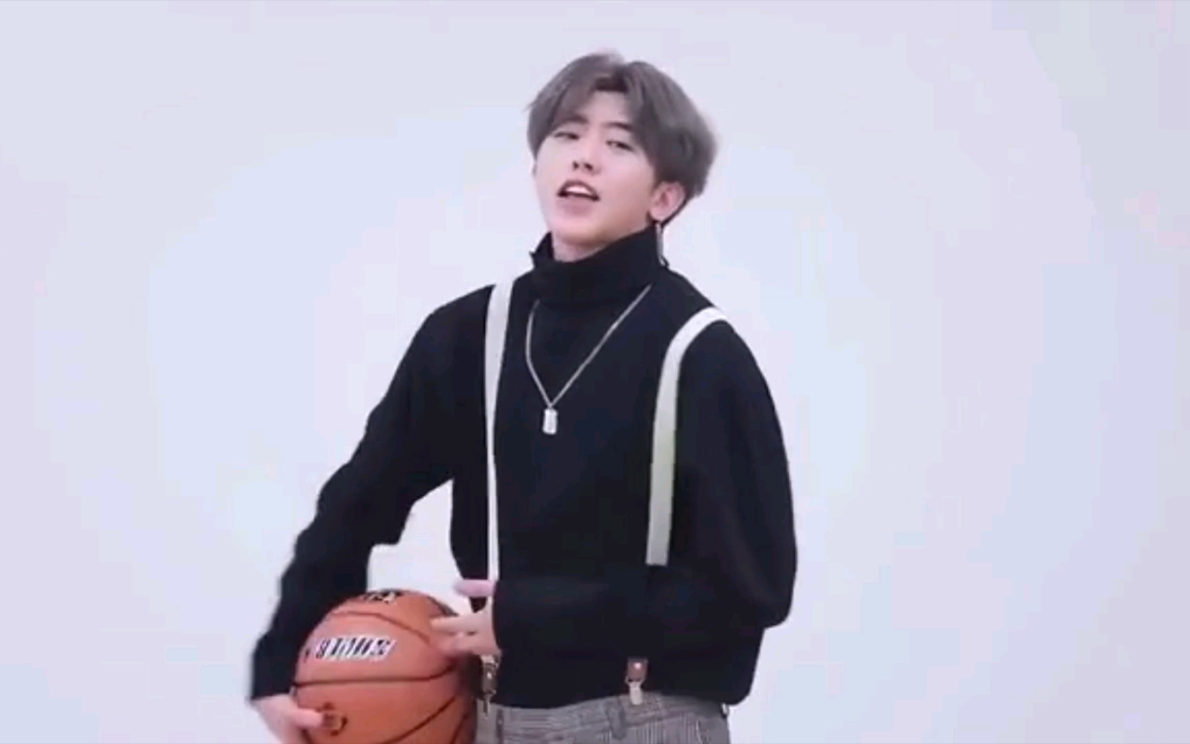 小只因夏天,纯享版坤坤舞蹈闪亮登场