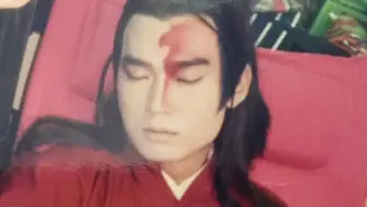 94年的妆造现在看也是绝美    PS:五爷脸上也画了金色的纹饰