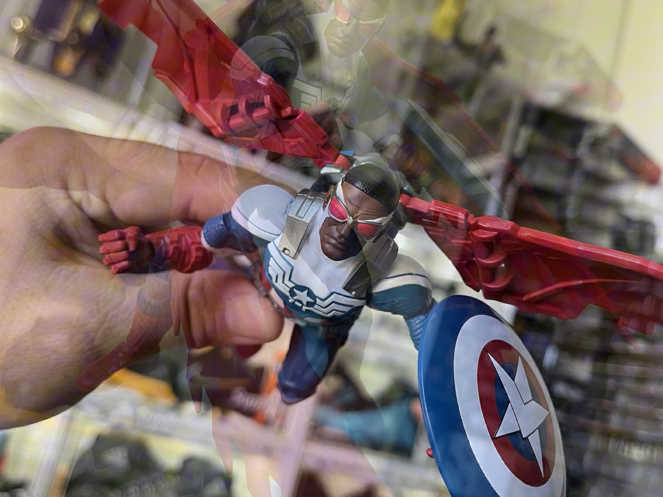 限定漫画配色 猎鹰美队 没有太多惊艳细节 老素体有孔关节 翅膀加持增