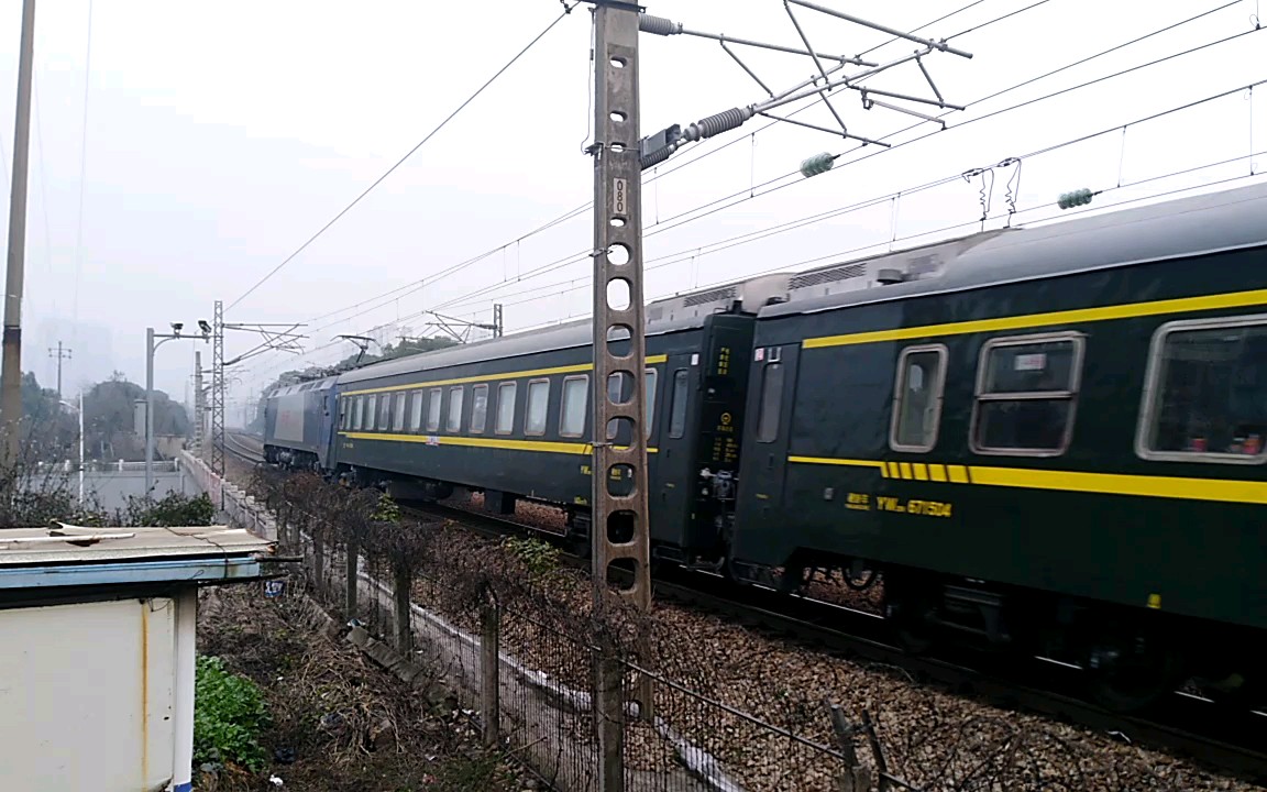 【南京广-长沙】(d1b也要拉特快)武局江段hxd1b 0319牵引25k特快临客