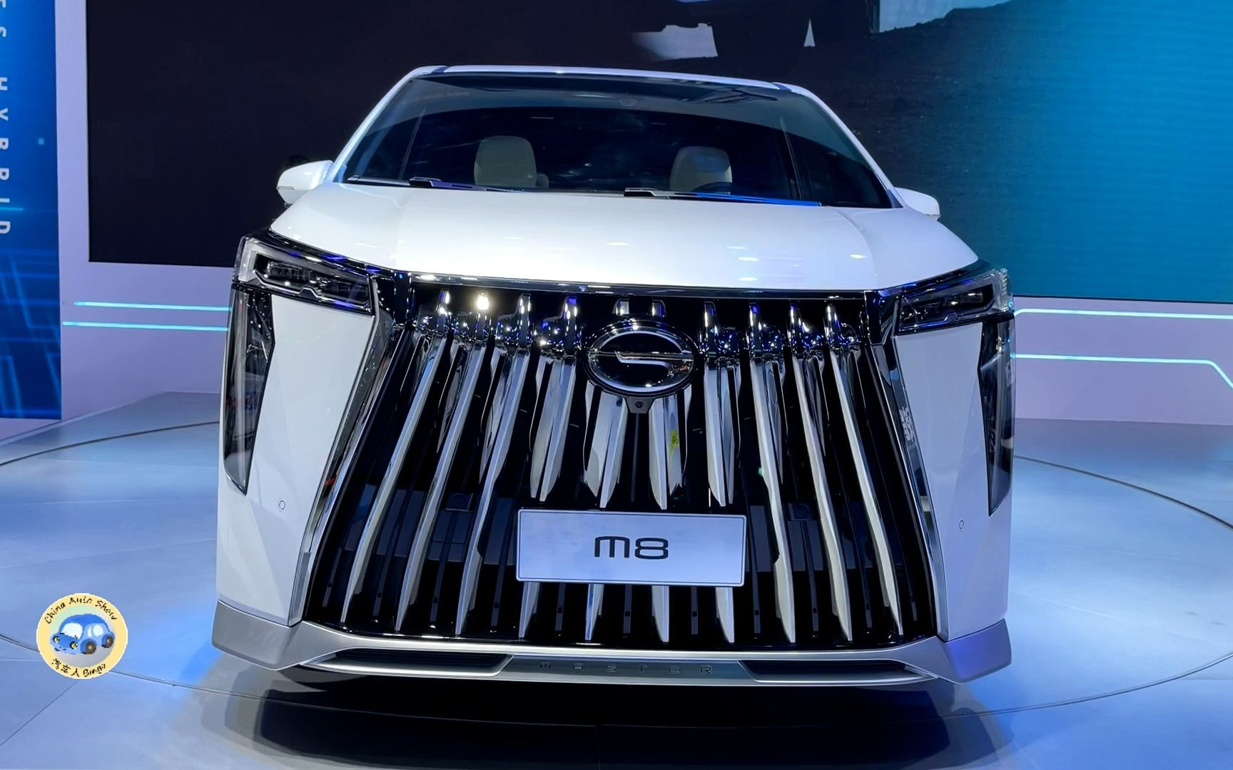 2023款传祺m8宗师混动版车展实拍,外观与内饰静态体验