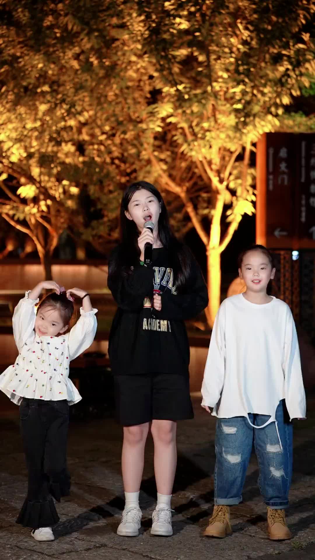 姐姐唱歌妹妹伴舞真好雨儿爱唱歌热门音乐若伊刘大美闺女