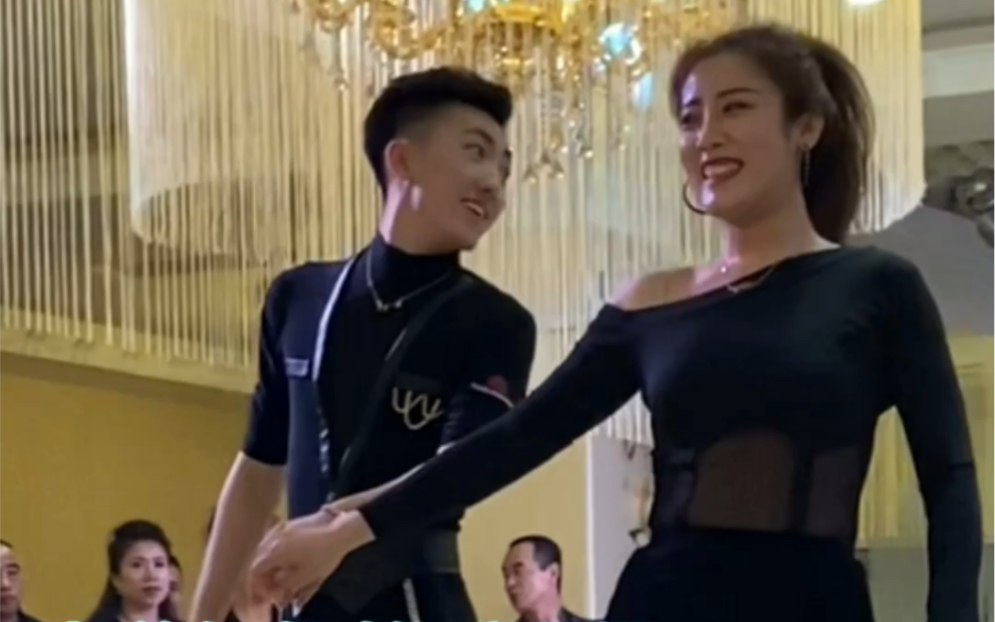 活动作品果果不不