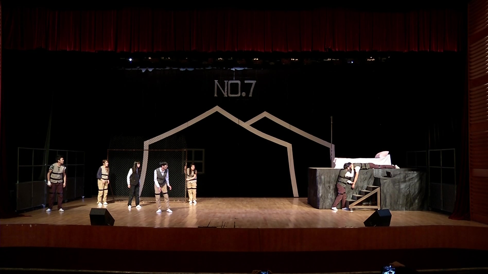 西南财经大学起点话剧社2014年度大戏你好疯子