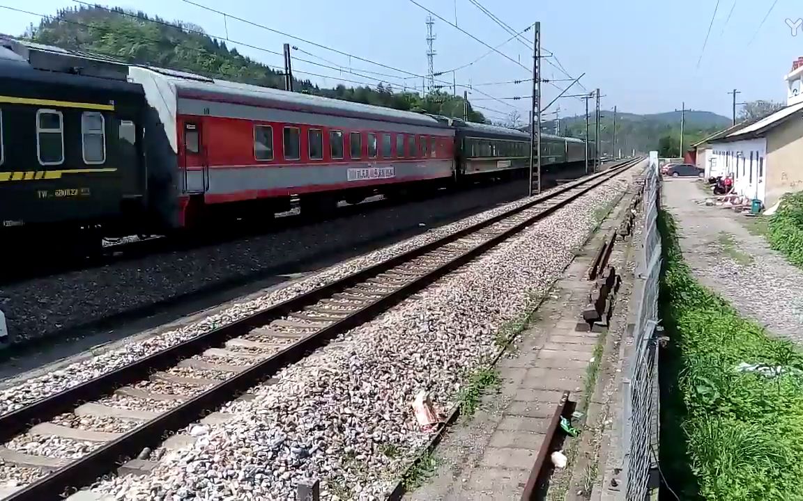 hxd1d k492(昆明-济南)过湘潭十里冲站[存货]_哔哩哔哩_bilibili