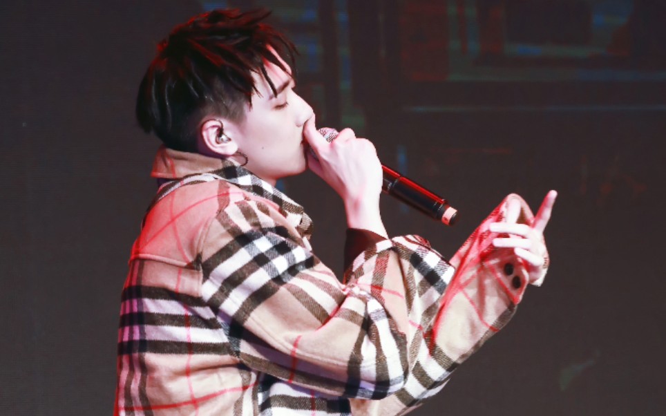 【焉栩嘉】 x玖少年团新专首唱会 【炽热】首秀 r1se焉栩嘉 808bass