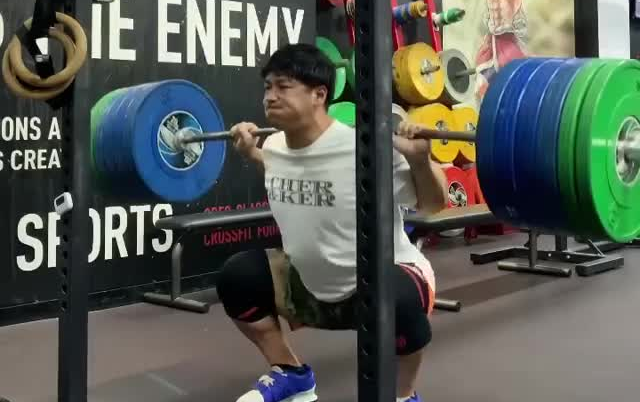 举重山本俊树深蹲220公斤x19次我称之为有氧运动