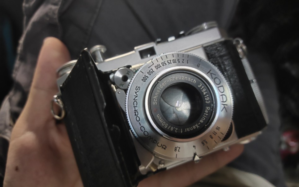小巧可爱的柯达雷丁娜ia胶片相机