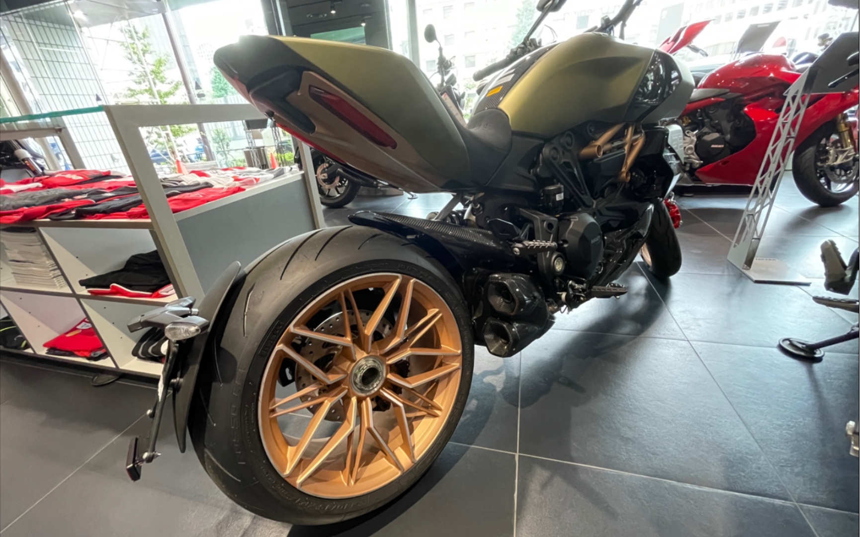 杜卡迪大魔鬼(兰博基尼)