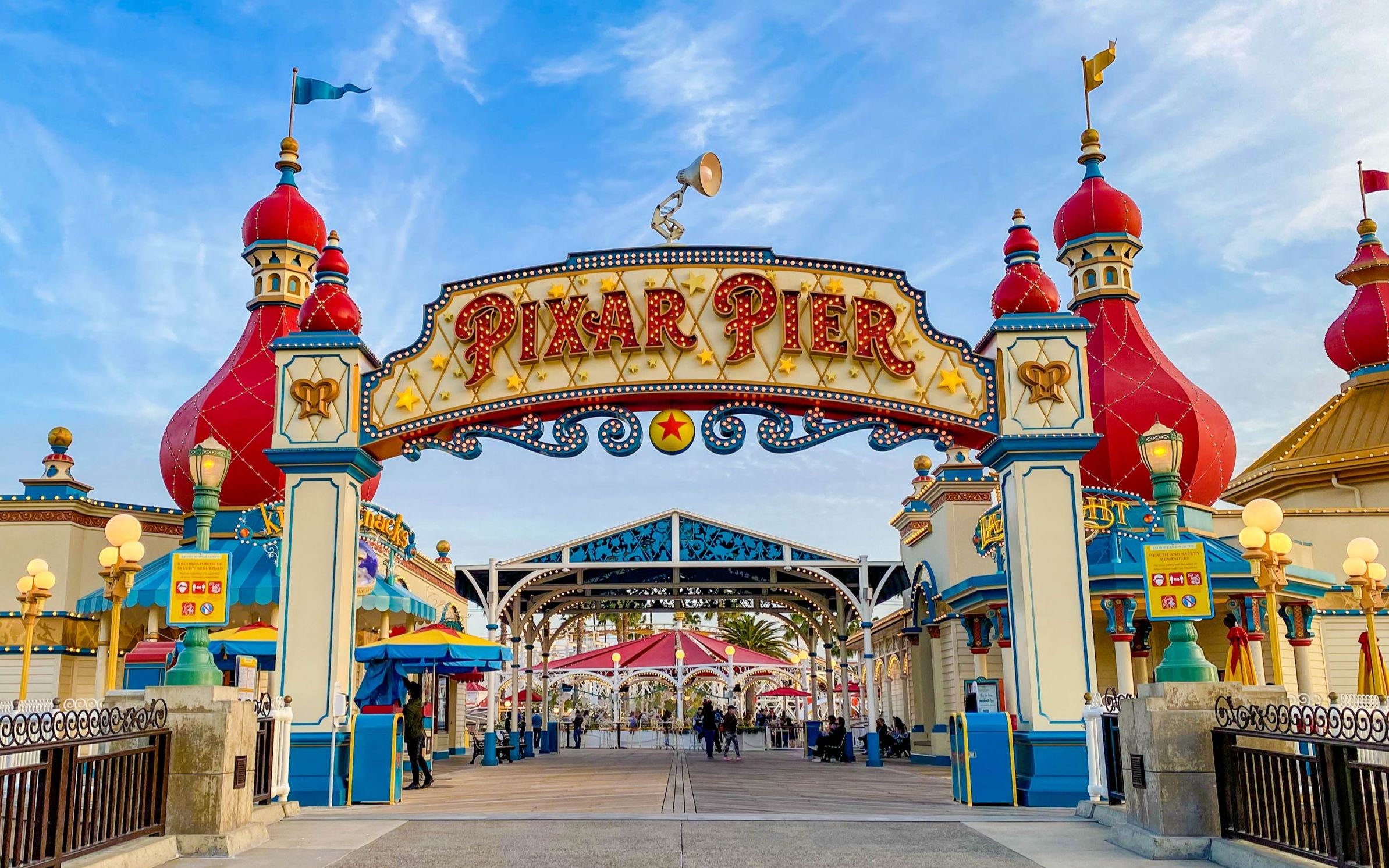 带你参观迪士尼加州冒险乐园皮克斯码头园区